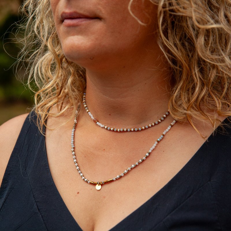 L’Ange d’Or – Bijou lumineux en Pierre de Lune & Hématite | Petit Cœur