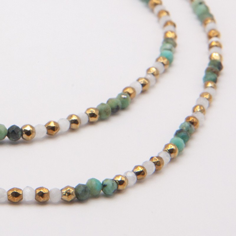 Chaîne de cheville "Eclat de Lune"pierre de lune & turquoise – Double rang doré Petit Cœur