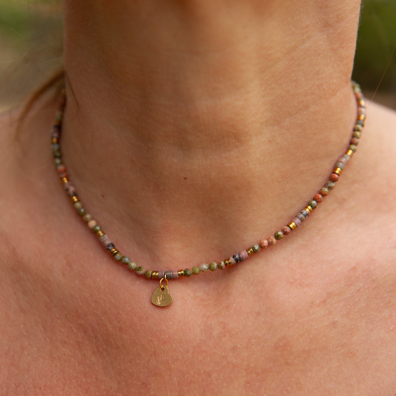 Collier radial unakite & jade de Xynyl "Conquérant" – Ancrage doux & élégance naturelle | Petit Cœur