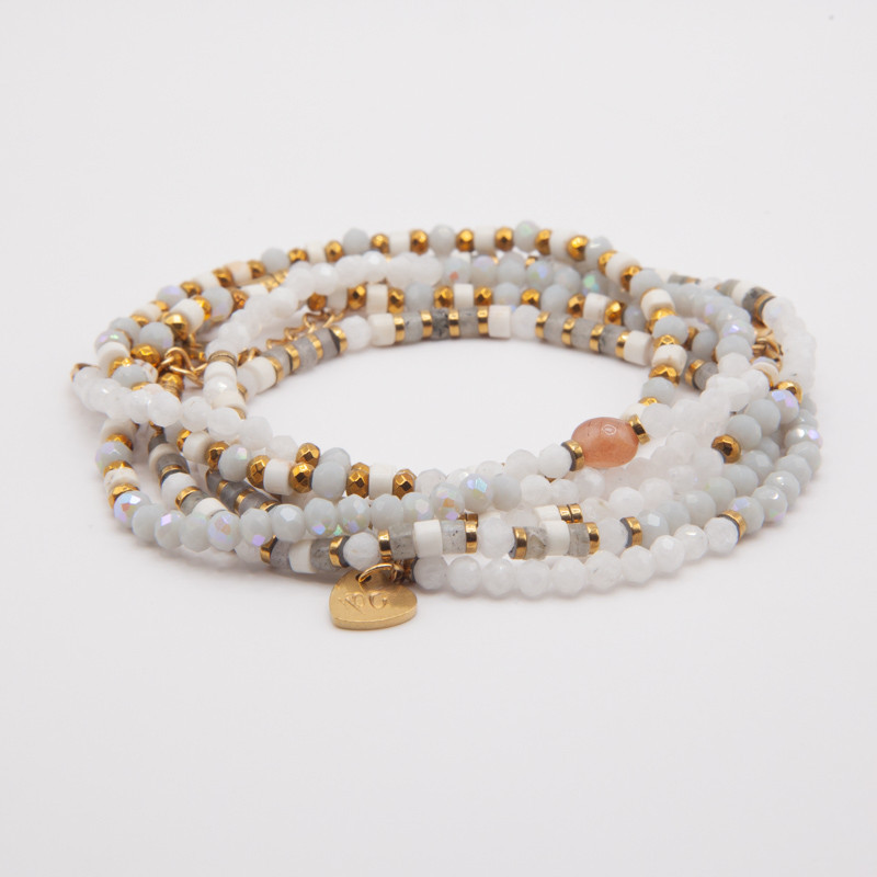 L’Ange d’Or – Bijou lumineux en Pierre de Lune & Hématite | Petit Cœur